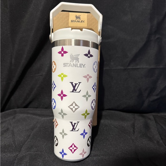 New Stanley 30oz White Tumbler with Stunning LColorfulV Pattern - Picture 1 of 9